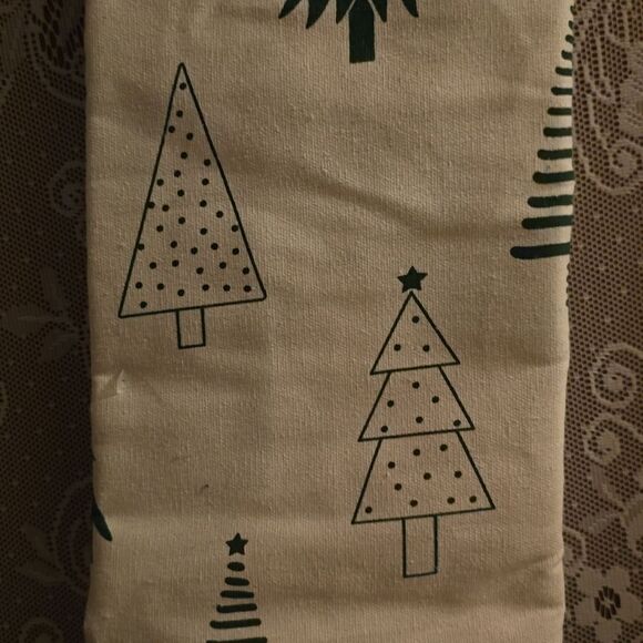 New Holiday Style 38 inch round Cream Green Tree Skirt Christmas Tree Print - Picture 2 of 7